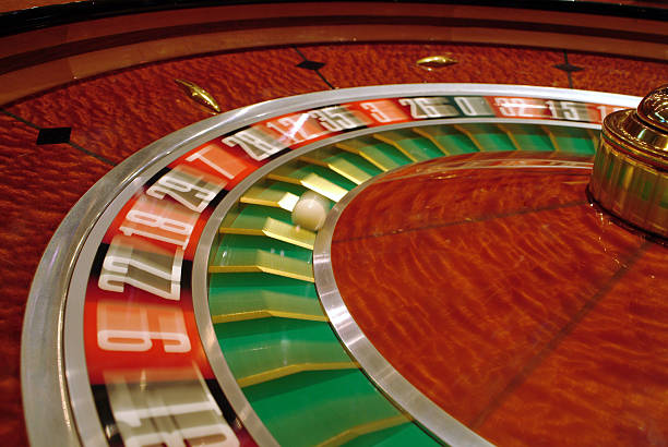 Player dashboard showing live table availability and opening times